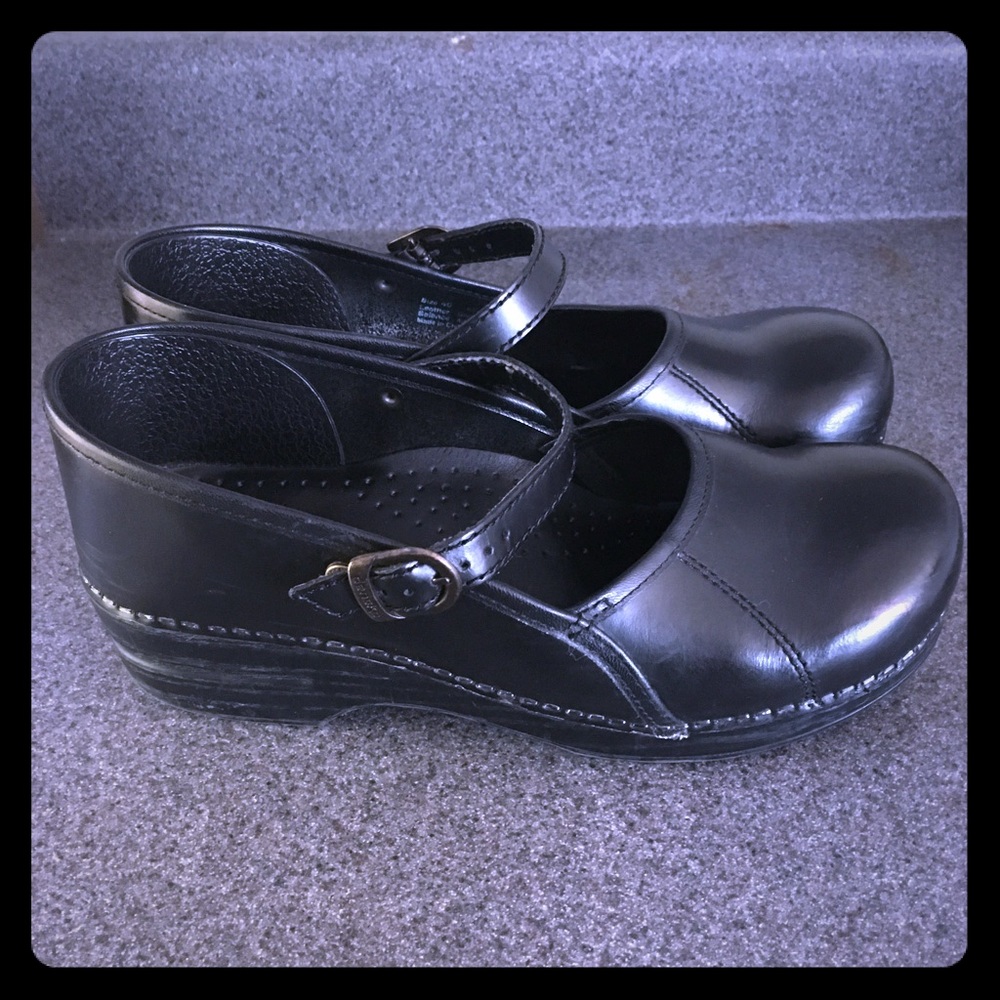 Dansko Mary Jean Black shoes